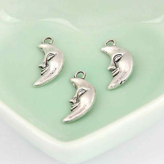 Dije Luna Sonriente Estilo Tibetano Tono Plata Envejecida 19x9.5x3mm | 9 uds