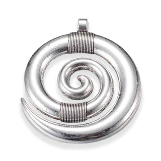 Maxi Dije Espiral Estilo Tibetano Tono Plata Envejecida 51x45.5x4mm | 1 ud