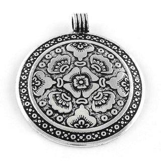 Maxi Dije Redondo Patrón de Flor Estilo Tibetano Tono Plata Envejecida 54x46.5x2.5mm | 1 ud