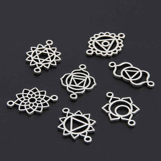 Conector enlace, selecciona entre los 7 chacras color plata envejecida,  20x14mm.