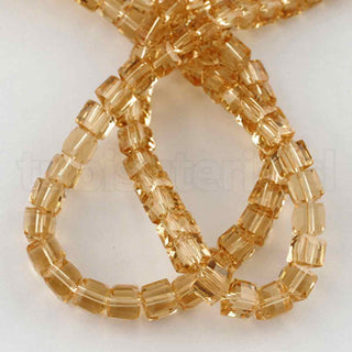 Cuentas de vidrio facetadas, cubos de 4 mm, 98~100 pzs/tira.