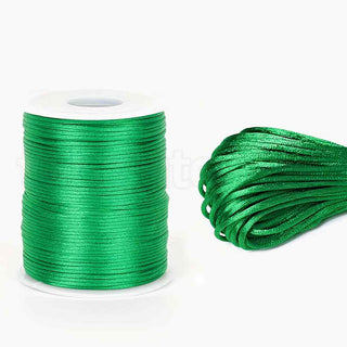 Cordón de naylon satinado, tubular, cola de ratón, disponible en varios tonos , para la confección de joyería y bisuteria con nudos, 3 mm de espesor.