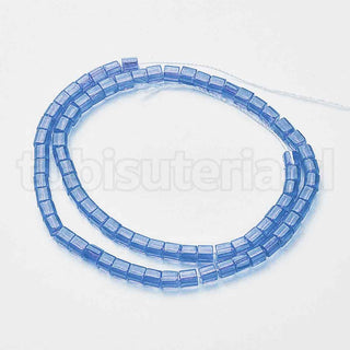 Abalorios de vidrio, cubos transparntes en varios tonos, 4 mm. aproximadamente 75 piezas/tira.