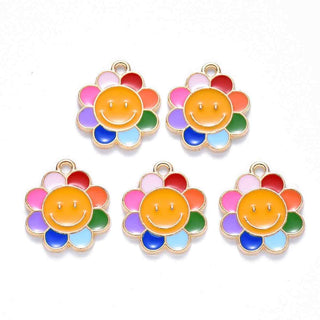Colgantes esmaltados de aleación con flor multicolor y carita sonriente. 18.5x16x1.5 mm.