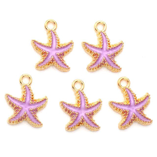 Colgantes de aleación esmaltado, estrella de mar en base de color oro suave, 18x15x3 mm.