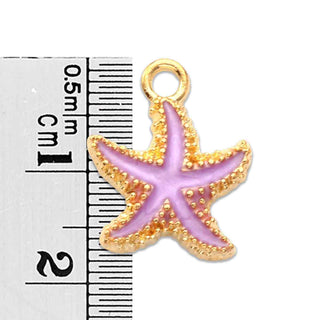 Colgantes de aleación esmaltado, estrella de mar en base de color oro suave, 18x15x3 mm.