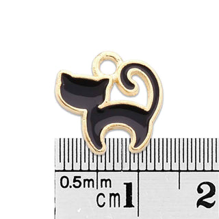 Colgantes de aleación esmaltado, gato. Disponibles en tres tonos. 13x13x2 mm.