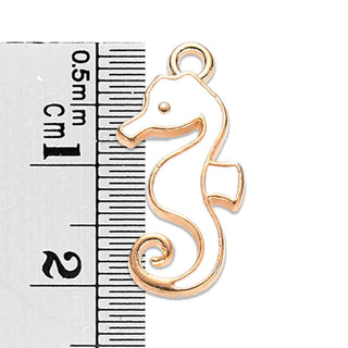Colgantes de aleación esmaltado con diseño de caballito de mar, base color oro suave y 2 tonos para elegir. 21x11x2 mm.