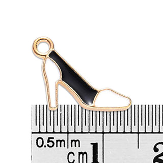 Colgantes esmaltados de aleación con diseño de zapato de tacón. 13x4x1.5 mm.