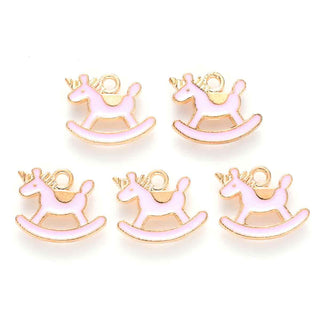 Colgantes esmaltados de aleación en forma de balancín con unicornio. 3x16x1.5 mm.