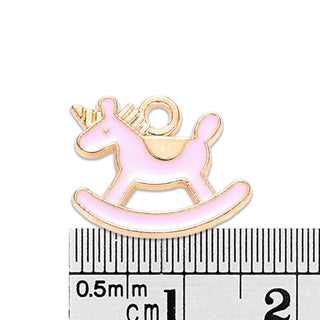 Colgantes esmaltados de aleación en forma de balancín con unicornio. 3x16x1.5 mm.