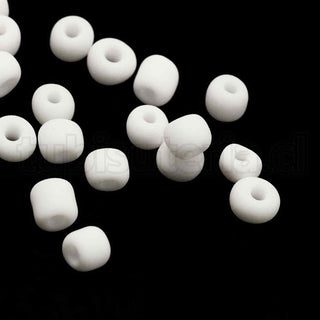 Mostacilla 8/0, color sólido frozem, opciones de color para seleccionar, tamaño aproximado 3 mm de diámetro.
