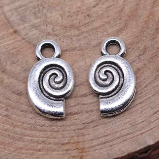 Dije Caracol Marino de Aleación Tono Plata Envejecida 12x7mm | 10 uds
