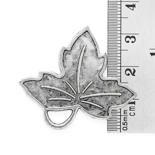 Dije Hoja Estilo Tibetano de Aleación Tono Plata Envejecida 36x32mm | 4 uds