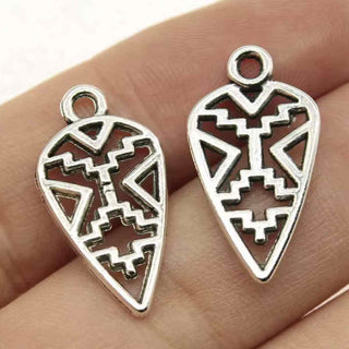 Dije Triángulo Étnico de Aleación Tono Plata Envejecida 25x13x1,5mm | 2 uds