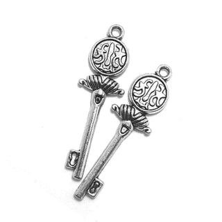 Dije Llave Tono Plata Envejecida 44x10x3mm | 3 uds.