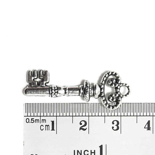 Dije Llave Tono Plata Envejecida 32x12x2mm | 5 uds.
