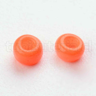 Mostacilla 8/0, color sólido horneado, opciones de color para seleccionar, tamaño aproximado 3 mm de diámetro.