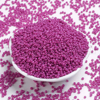 Mostacilla 8/0, color sólido horneado, opciones de color para seleccionar, tamaño aproximado 3 mm de diámetro.