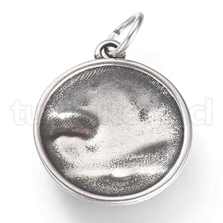 Colgantes de acero inoxidable 316, redondos y planos, con diseño tallado, color plata envejecida, 29x20x3 mm.