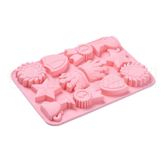 Moldes de silicona aptos para uso alimentario, ideales para fondant, repostería, chocolate, caramelos, galletas, resina UV y resina epoxi, y para la elaboración de joyas, medallas y coronas. 237x165x17 mm.