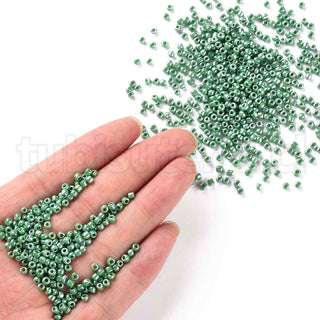Mostacilla perlada 8/0. Abalorio de vidrio de 3 mm de diámetro., varios colores para seleccionar. 20 gramos.