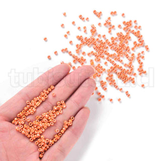 Mostacilla perlada 8/0. Abalorio de vidrio de 3 mm de diámetro., varios colores para seleccionar. 20 gramos.