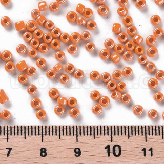 Mostacilla perlada 8/0. Abalorio de vidrio de 3 mm de diámetro., varios colores para seleccionar. 20 gramos.