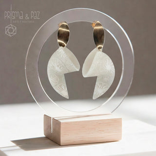 Flor Boreal Éter Marfil , pendiente de arcilla polimérica