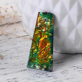 Colgante de Resina, color AB, Trapezoide Verde, arco iris, Aurora Boreal, gema Ammolite. Efecto Facetado 35mm (1 3/8 ") x 16mm (5/8") x 6mm