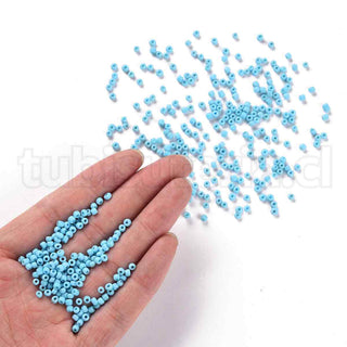 Mostacilla 8/0, color sólido, opciones de color para seleccionar, tamaño aproximado 3 mm de diámetro.