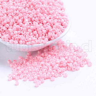 Mostacilla 8/0, color sólido, opciones de color para seleccionar, tamaño aproximado 3 mm de diámetro.