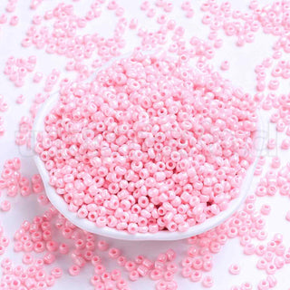 Mostacilla 8/0, color sólido, opciones de color para seleccionar, tamaño aproximado 3 mm de diámetro.