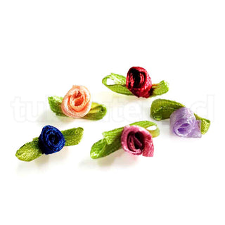 Flores de tela pequeñas, satín, para aplicaciones diversas, besitos, varios tonos para seleccionar, tamaño aproximado 20x6mm.