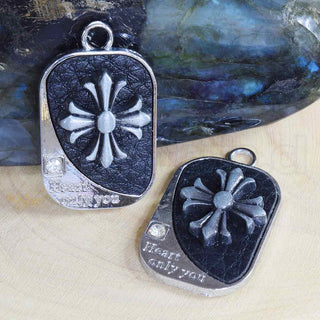 Colgantes rectangulares de aleación y cuero con diseño mixto, color negro, tamaño 36x22x4~6 mm.